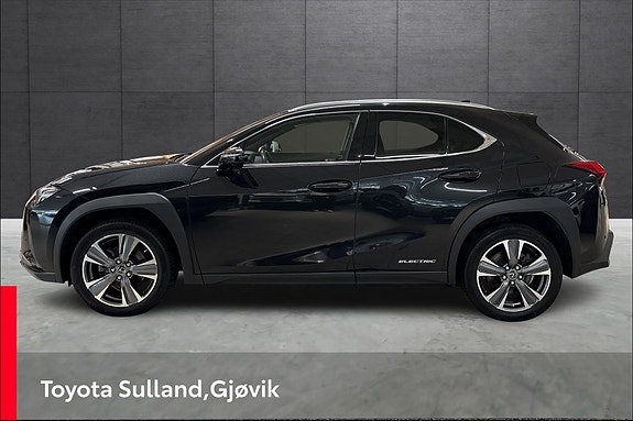 Lexus UX300e 2 of 20