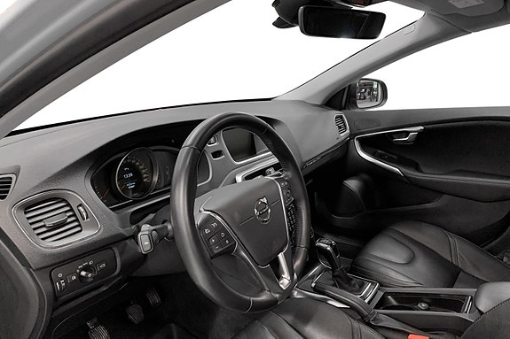 Volvo V40 Cross Country 6 of 13