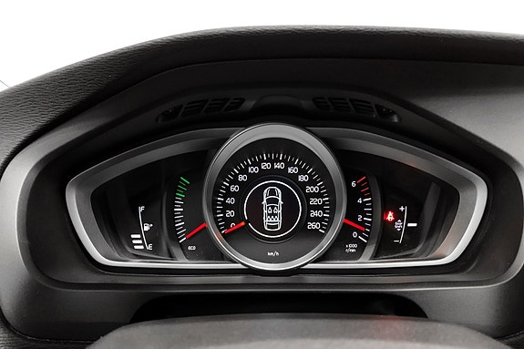 Volvo V40 Cross Country 8 of 13