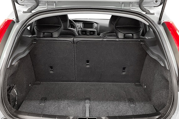 Volvo V40 Cross Country 12 of 13