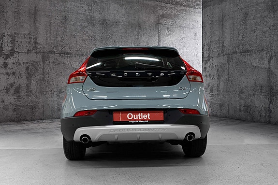 Volvo V40 Cross Country 4 of 13