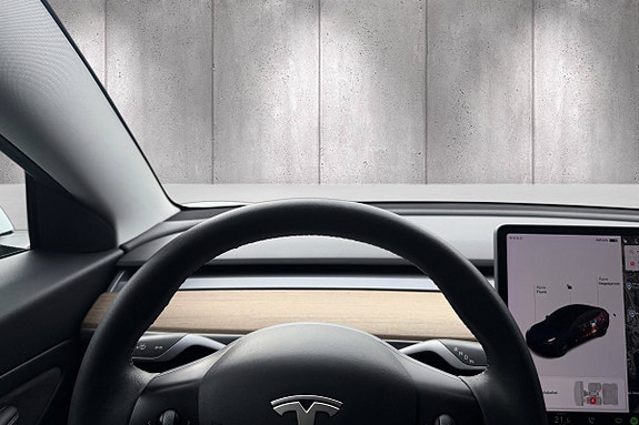 Tesla Model 3 16 of 26