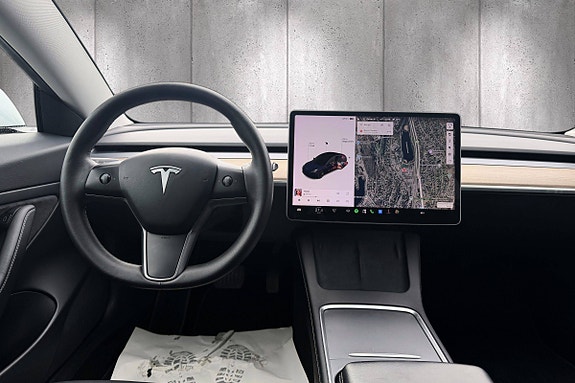 Tesla Model 3 15 of 26