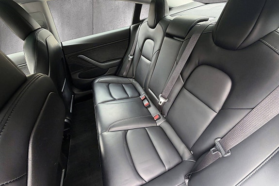 Tesla Model 3 18 of 26
