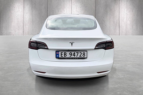 Tesla Model 3 6 of 26