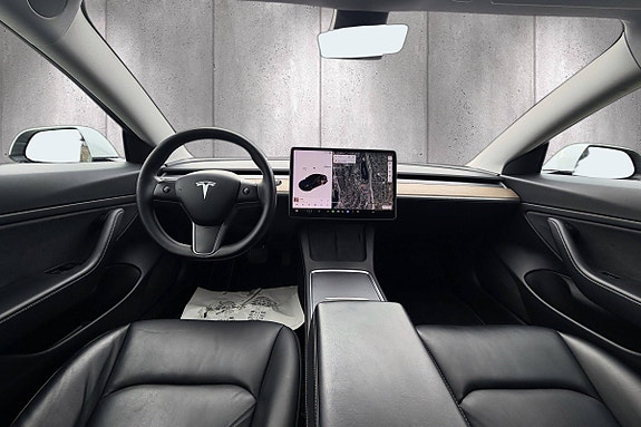 Tesla Model 3 14 of 26