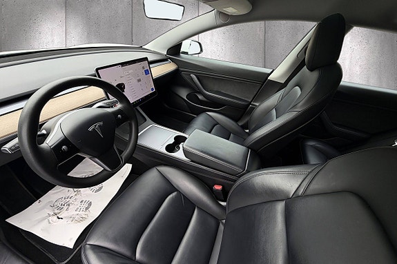 Tesla Model 3 13 of 26