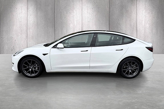 Tesla Model 3 4 of 26