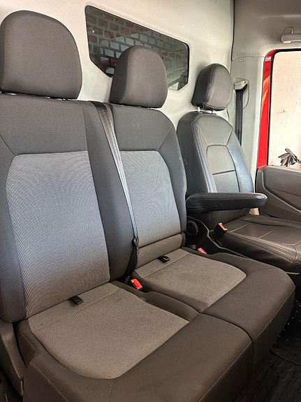 Volkswagen Crafter 13 of 30