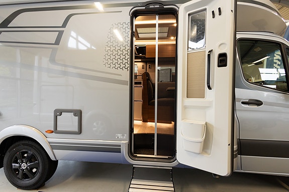 Hymer B-MC-T 680 | Alde | dobbel bunn | solcelle&lithium; 12 of 30
