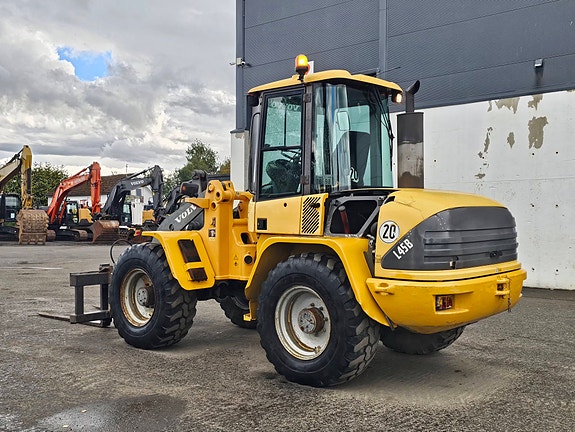 Volvo L45B-TP, 2001 Mod, 7164 timer, hydrauliske pallegafler, BM/HK-feste 3 of 30