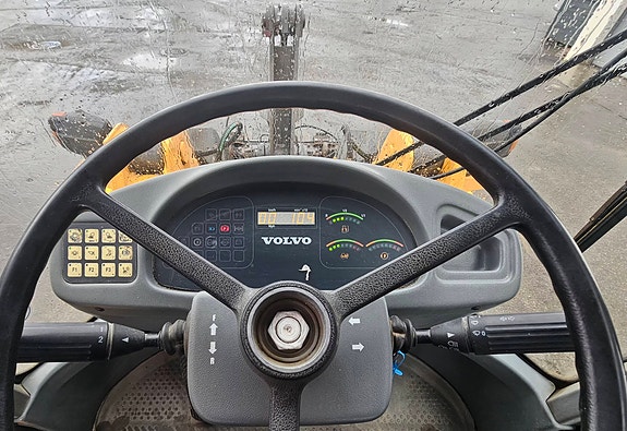 Volvo L45B-TP, 2001 Mod, 7164 timer, hydrauliske pallegafler, BM/HK-feste 26 of 30