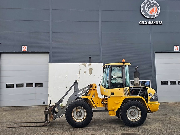 Volvo L45B-TP, 2001 Mod, 7164 timer, hydrauliske pallegafler, BM/HK-feste 2 of 30