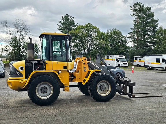 Volvo L45B-TP, 2001 Mod, 7164 timer, hydrauliske pallegafler, BM/HK-feste 6 of 30