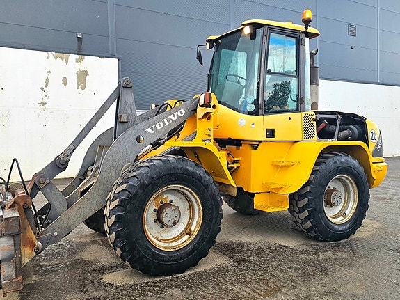 Volvo L45B-TP, 2001 Mod, 7164 timer, hydrauliske pallegafler, BM/HK-feste 10 of 30