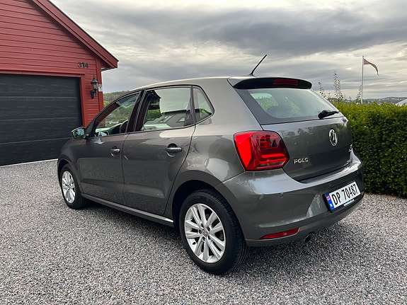 Volkswagen Polo 2 of 16