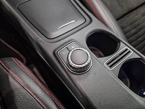 Mercedes-Benz GLA180 29 of 30