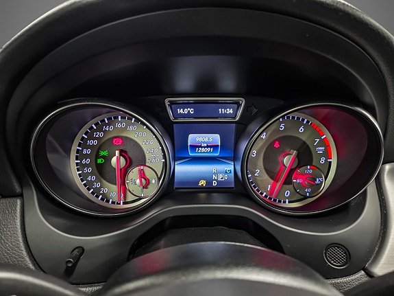 Mercedes-Benz GLA180 24 of 30