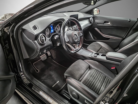 Mercedes-Benz GLA180 15 of 30