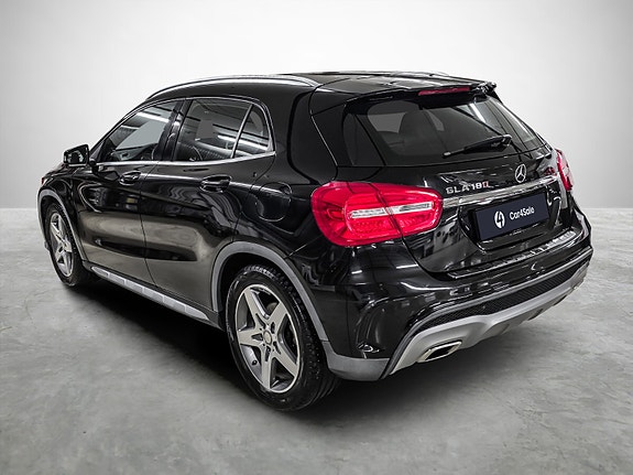 Mercedes-Benz GLA180 3 of 30