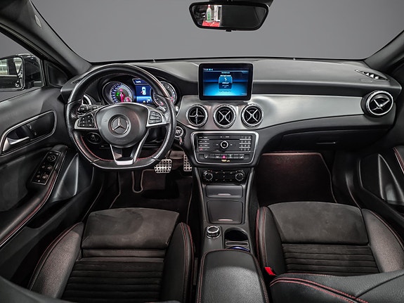 Mercedes-Benz GLA180 17 of 30