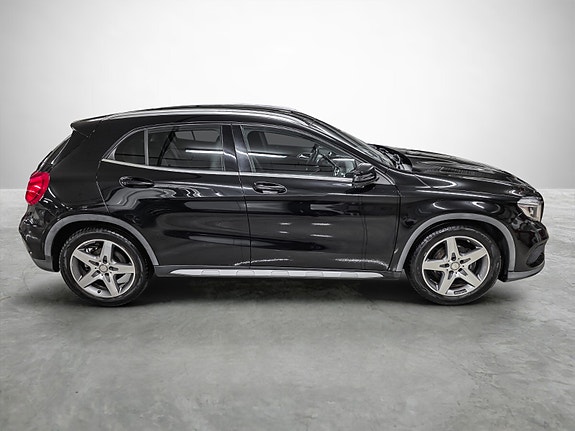 Mercedes-Benz GLA180 6 of 30