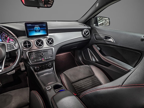 Mercedes-Benz GLA180 18 of 30