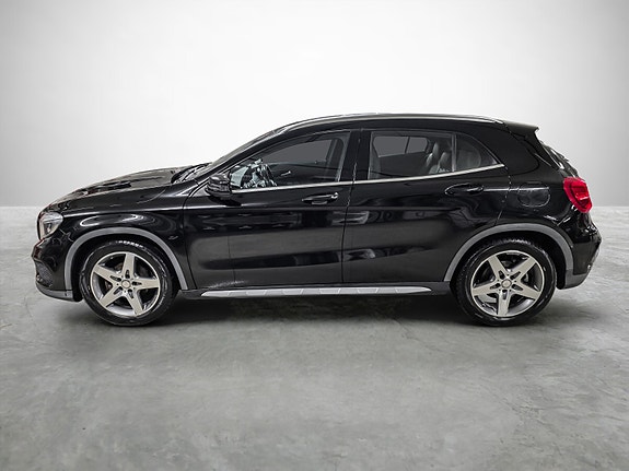 Mercedes-Benz GLA180 2 of 30