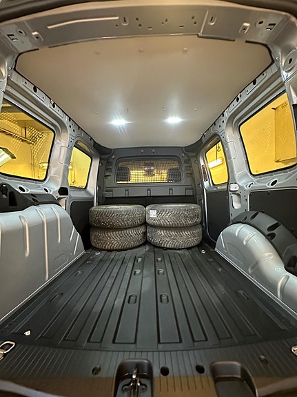 Volkswagen Caddy 28 of 30