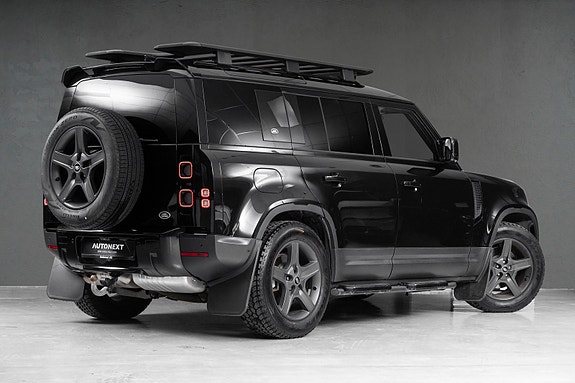 Land Rover Defender 110 9 of 30