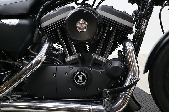 Harley-Davidson Iron 3 of 13