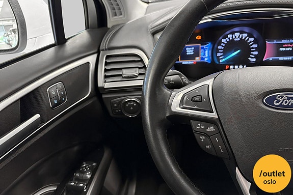 Ford Mondeo 18 of 27