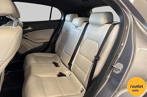 Mercedes-Benz GLA220 11 of 22