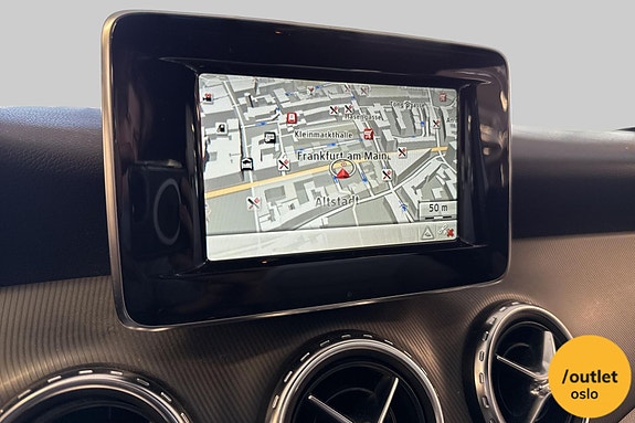 Mercedes-Benz GLA220 14 of 22