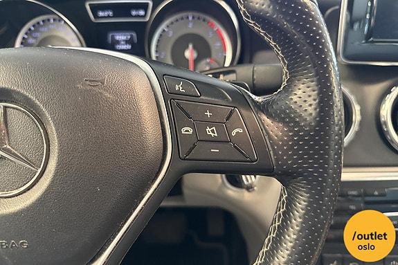 Mercedes-Benz GLA220 18 of 22