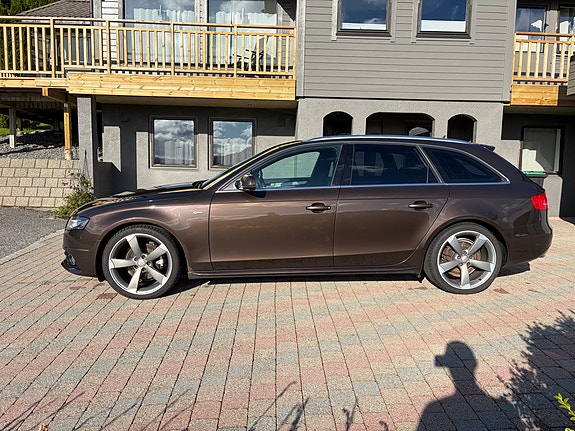 Audi A4 5 of 30