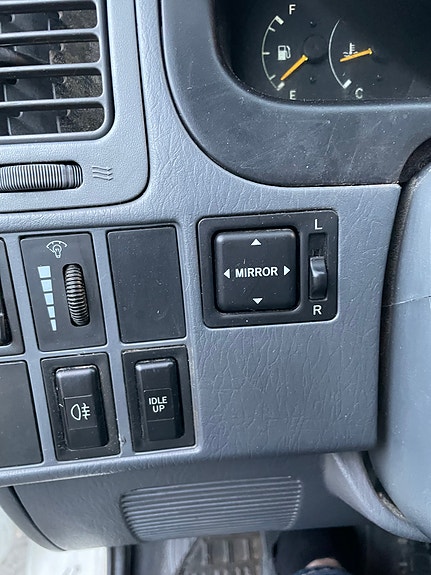 Toyota HiAce 14 of 16