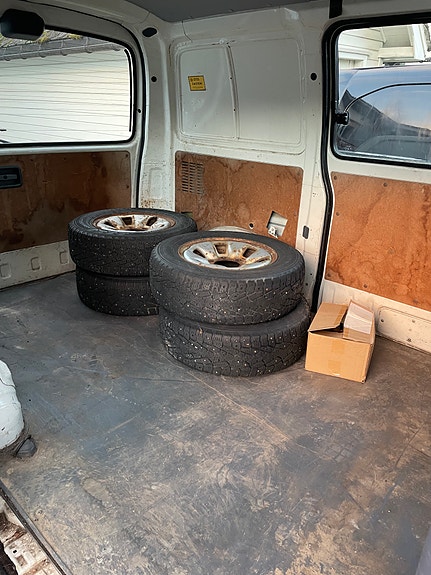 Toyota HiAce 9 of 16