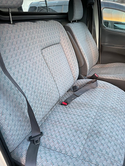 Toyota HiAce 12 of 16
