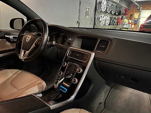 Volvo V60 22 of 29