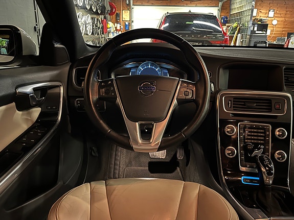 Volvo V60 17 of 29