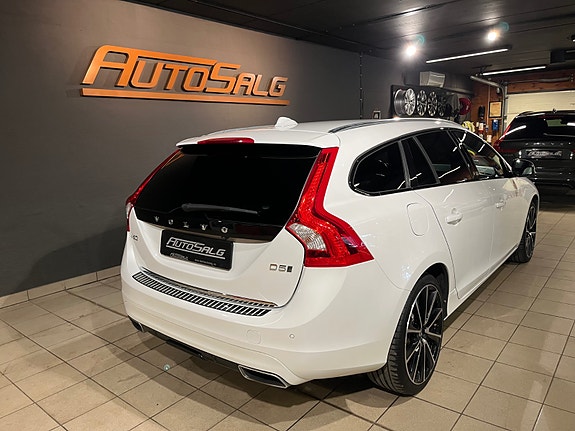 Volvo V60 10 of 29
