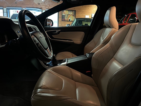 Volvo V60 19 of 29