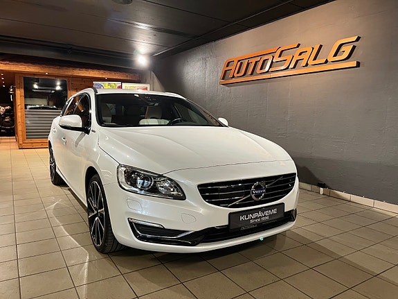 Volvo V60 2 of 29