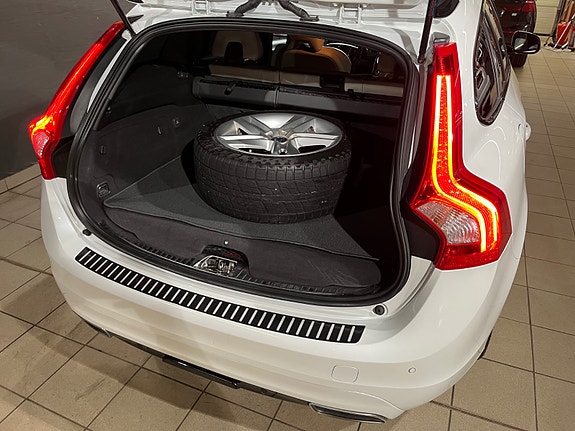 Volvo V60 15 of 29
