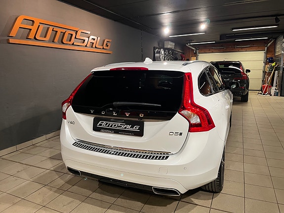 Volvo V60 11 of 29