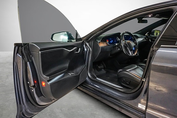 Tesla Model S 9 of 30