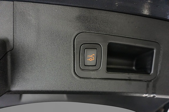 Tesla Model S 29 of 30