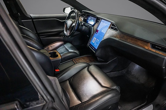 Tesla Model S 22 of 30