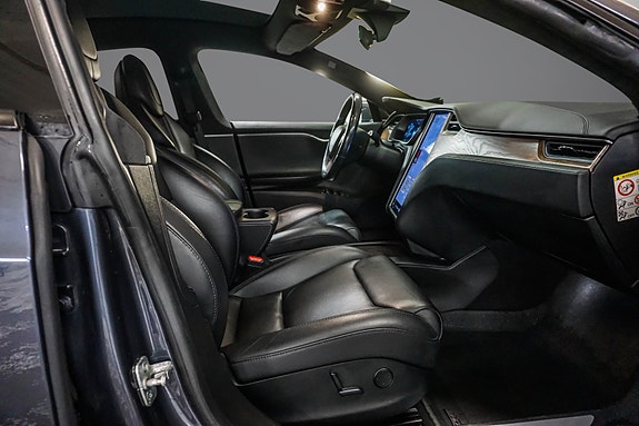 Tesla Model S 21 of 30